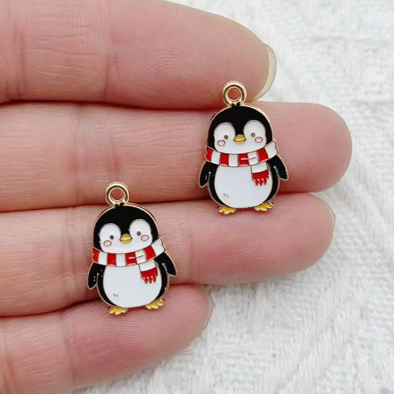 10 Stück Cartoon Pinguin Panda – Jewelry Making Pendants Bewertung und Preis